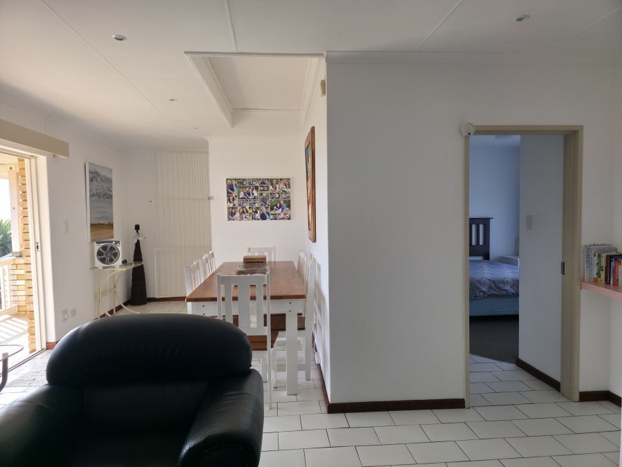 5 Bedroom Property for Sale in Wavecrest Eastern Cape